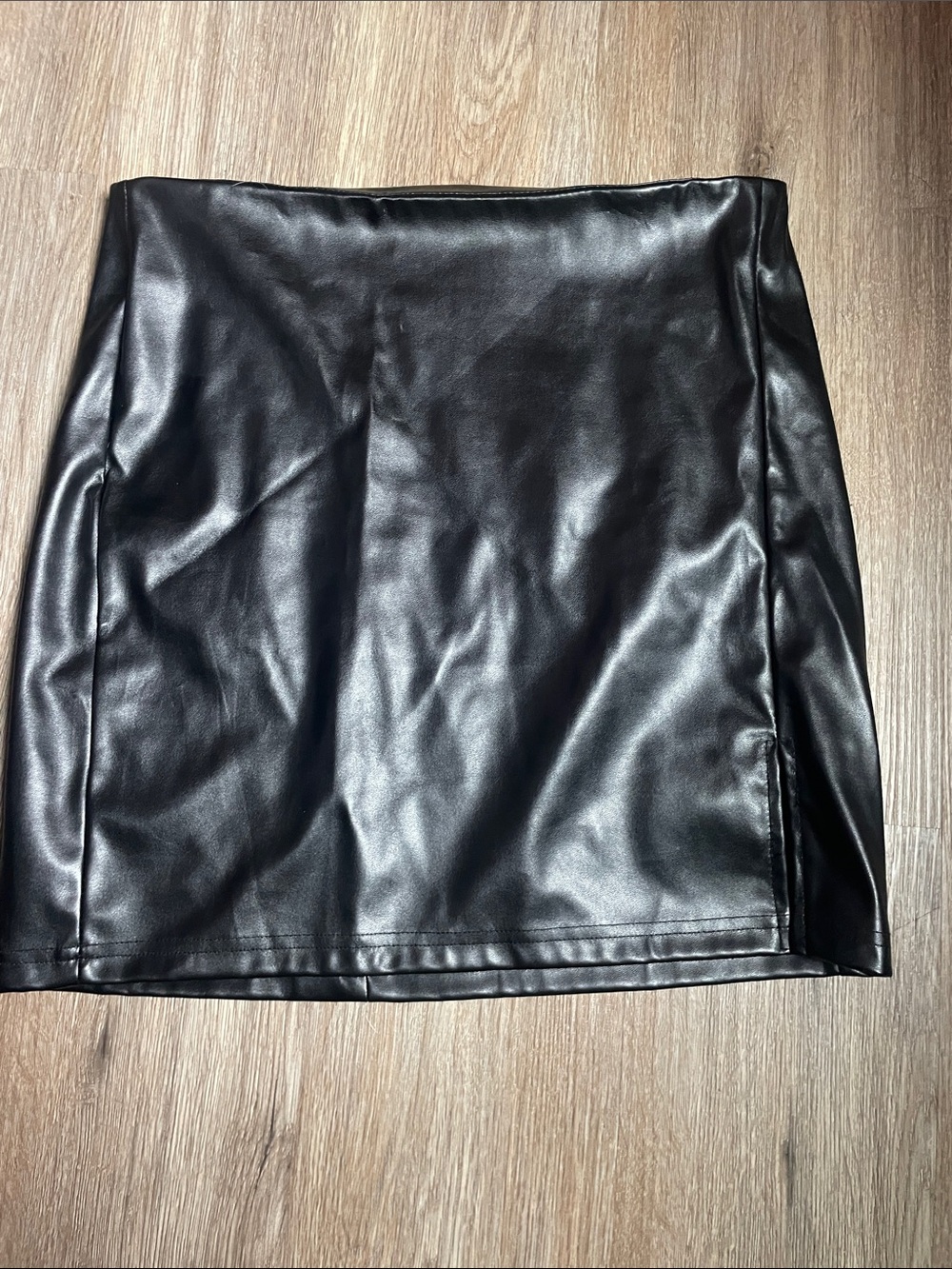SHEIN Black Faux Leather Mini Skirt